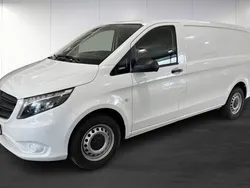Vit (white) Begagnad 2023 Mercedes Vito Minibuss | 399 875 kr (Marknadspris)