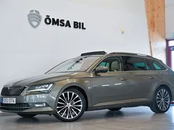 Ljusgrön Begagnad 2016 Skoda Superb LAURIN & KLEMENT Kombi | 174 800 kr (Marknadspris)