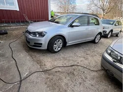 Silver Begagnad 2016 VW Golf VII Halvkombi | 40 000 kr