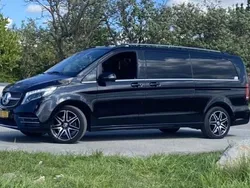 Svart Begagnad 2020 Mercedes V250 Avantgarde Minibuss | 500 000 kr