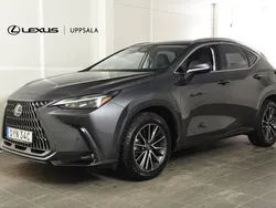 Grå Begagnad 2023 Lexus NX450h+ Business Edition SUV | 569 900 kr (Marknadspris)