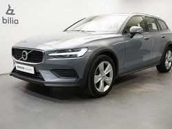 Grå Begagnad 2022 Volvo V60 CC Kombi | 349 900 kr (Marknadspris)