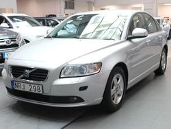 Ljusgrå Begagnad 2009 Volvo S40 Momentum Sedan | 32 700 kr (Bra pris)