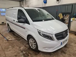 Vit Begagnad 2015 Mercedes Vito Minibuss | 149 000 kr