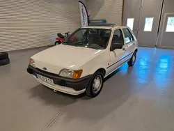 Vit Begagnad 1990 Ford Fiesta Halvkombi | 19 900 kr