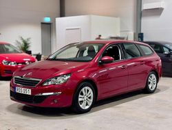 Mörkröd (röd) Begagnad 2015 Peugeot 308 Kombi | 69 900 kr (Lite dyr)