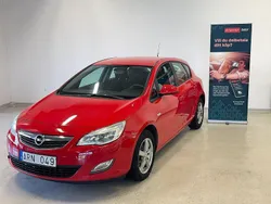 Röd Begagnad 2010 Opel Astra Essentia Halvkombi | 54 800 kr (Dyr)