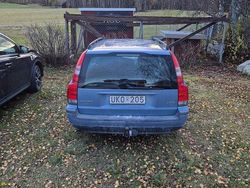 Blå Begagnad 2004 Volvo V70 Kombi | 25 000 kr (Marknadspris)