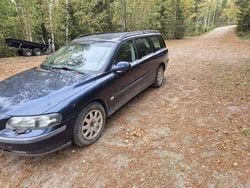Blå Begagnad 2001 Volvo V70 Business Edition Kombi | 16 000 kr (Lite dyr)