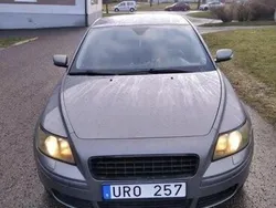 Grå Begagnad 2004 Volvo S40 Sedan | 30 000 kr (Bra pris)