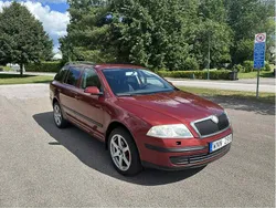 Röd Begagnad 2005 Skoda Octavia Kombi | 35 500 kr (Dyr)