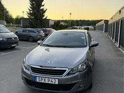 Grå Begagnad 2014 Peugeot 308 Active Halvkombi | 65 000 kr (Marknadspris)
