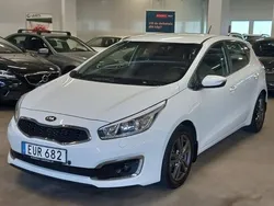 Vit Begagnad 2016 Kia Ceed Halvkombi | 110 000 kr (Marknadspris)