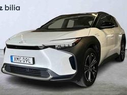 Silver Begagnad 2022 Toyota bZ4X Executive SUV | 384 900 kr (Marknadspris)