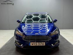 Blå Begagnad 2016 Ford Focus Titanium Kombi | 69 900 kr (Marknadspris)