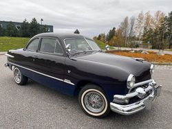 Mörkröd Begagnad 1951 Ford Deluxe Sportkupé | 259 000 kr