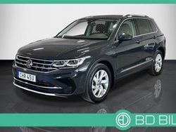 Grå Begagnad 2021 VW Tiguan Elegance SUV | 279 900 kr (Bra pris)
