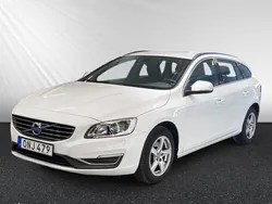 Vit Begagnad 2018 Volvo V60 Momentum Kombi | 209 900 kr (Superpris)