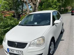 Vit Begagnad 2009 VW Polo Comfortline Halvkombi | 24 900 kr (Superpris)