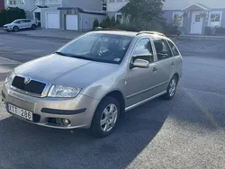 Brun Begagnad 2006 Skoda Fabia Kombi | 17 000 kr (Marknadspris)