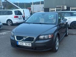 Grå Begagnad 2009 Volvo C30 Kinetic Halvkombi | 47 990 kr (Marknadspris)