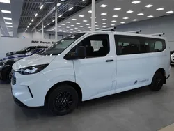 Vit Begagnad 2024 Ford Transit Custom Trend Kombi | 599 875 kr (Lite dyr)