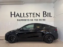 Svart Begagnad 2023 Tesla Model Y Long Range SUV | 499 000 kr (Bra pris)