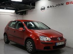 Röd Begagnad 2006 VW Golf V Halvkombi | 38 000 kr