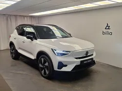 Vit Begagnad 2023 Volvo XC40 Core SUV | 419 000 kr