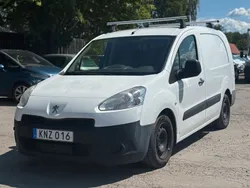 Vit Begagnad 2014 Peugeot Partner Minibuss | 55 000 kr (Marknadspris)