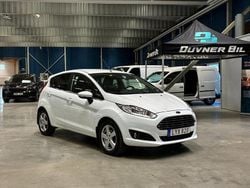 Vit Begagnad 2015 Ford Fiesta Titanium Halvkombi | 109 900 kr (Marknadspris)