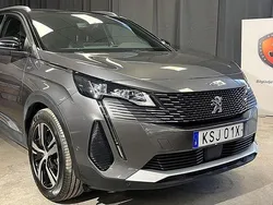 Grå Begagnad 2023 Peugeot 5008 GTi Minibuss | 324 900 kr (Marknadspris)