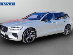 Silver Begagnad 2022 Volvo V60 R-Design Pro Kombi | 419 900 kr (Marknadspris)