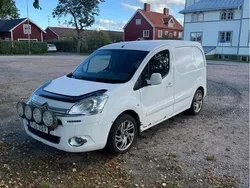 Vit Begagnad 2015 Citroën Berlingo Minibuss | 32 000 kr (Marknadspris)