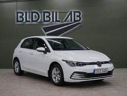 Vit Begagnad 2022 VW Golf VIII Halvkombi | 224 900 kr (Marknadspris)