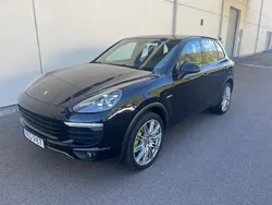 Blå Begagnad 2016 Porsche Cayenne S E-Hybrid SUV | 380 000 kr (Dyr)