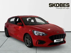 Röd Begagnad 2019 Ford Focus ST-Line Halvkombi | 159 900 kr (Marknadspris)