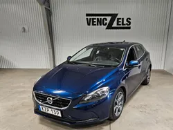 Blå Begagnad 2015 Volvo V40 Momentum Kombi | 169 000 kr (Marknadspris)