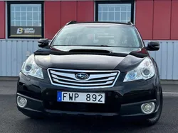 Svart Begagnad 2010 Subaru Outback SUV | 84 900 kr (Lite dyr)