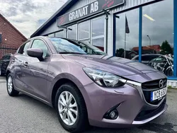Lila (lila met) Begagnad 2016 Mazda 2 Halvkombi | 99 900 kr (Marknadspris)