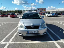 Silver Begagnad 2004 Toyota Corolla Halvkombi | 25 000 kr (Marknadspris)