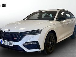 Vit Begagnad 2023 Skoda Octavia RS Kombi | 389 900 kr (Dyr)
