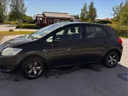 Svart Begagnad 2007 Toyota Auris Halvkombi | 25 000 kr (Bra pris)