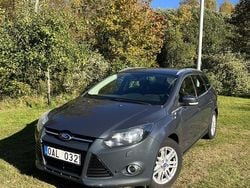 Grå Begagnad 2014 Ford Focus Titanium Kombi | 65 000 kr (Marknadspris)