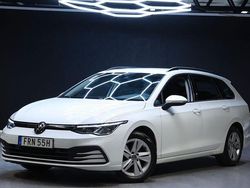 Vit Begagnad 2021 VW Golf VIII Kombi | 209 900 kr (Marknadspris)