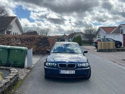 Blå Begagnad 2004 BMW 316 Sedan | 39 000 kr