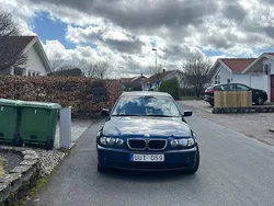 Blå Begagnad 2004 BMW 316 Sedan | 39 000 kr