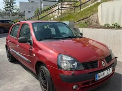 Röd Begagnad 2005 Renault Clio R.S. Expression Halvkombi | 20 000 kr (Marknadspris)