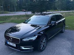 Svart Begagnad 2018 Volvo V90 Inscription Kombi | 215 000 kr (Marknadspris)