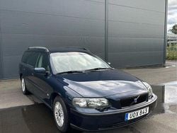 Blå Begagnad 2004 Volvo V70 Kombi | 30 000 kr (Marknadspris)